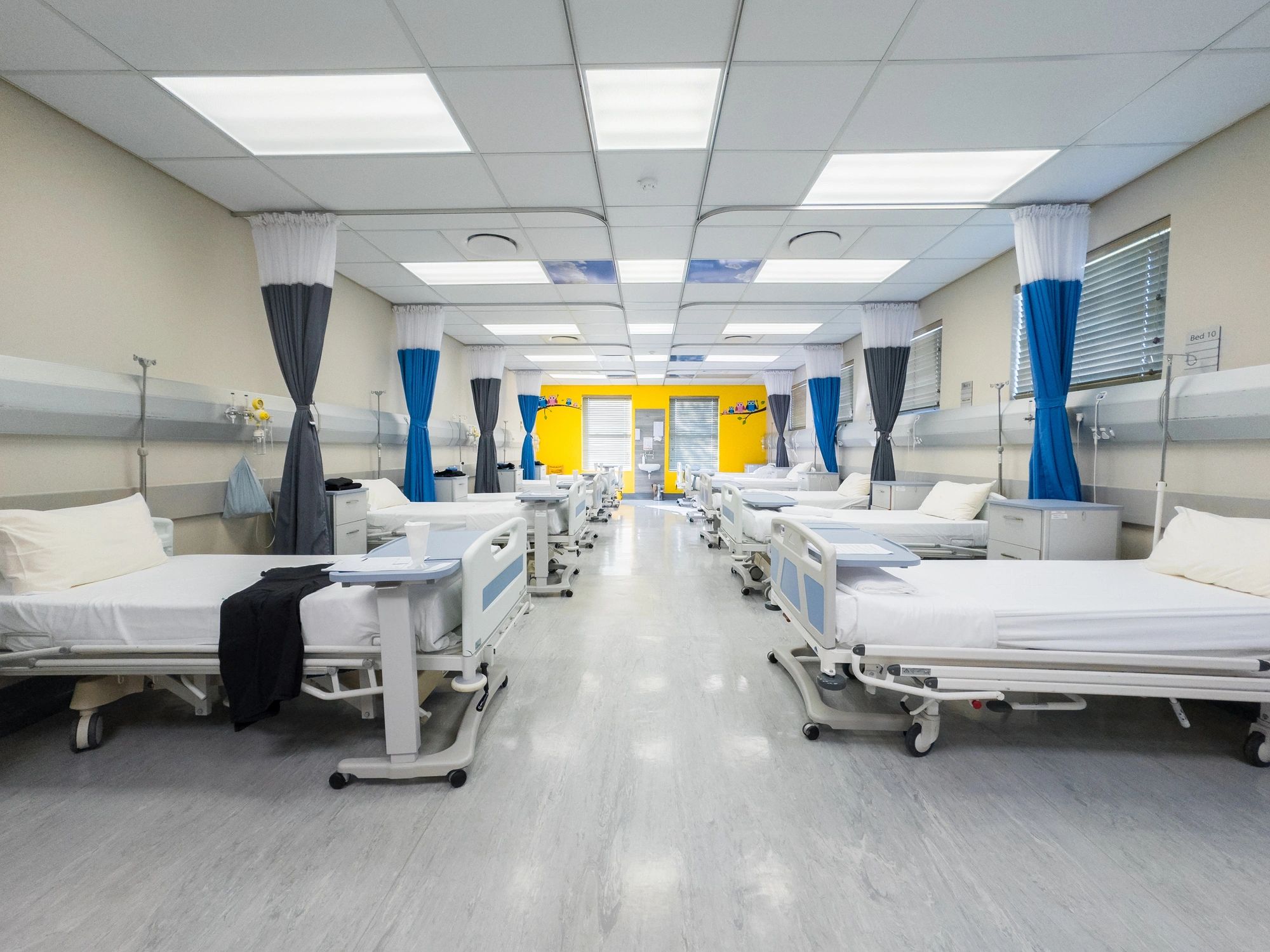 MRI room equipment and furniture in a clinical imaging environment